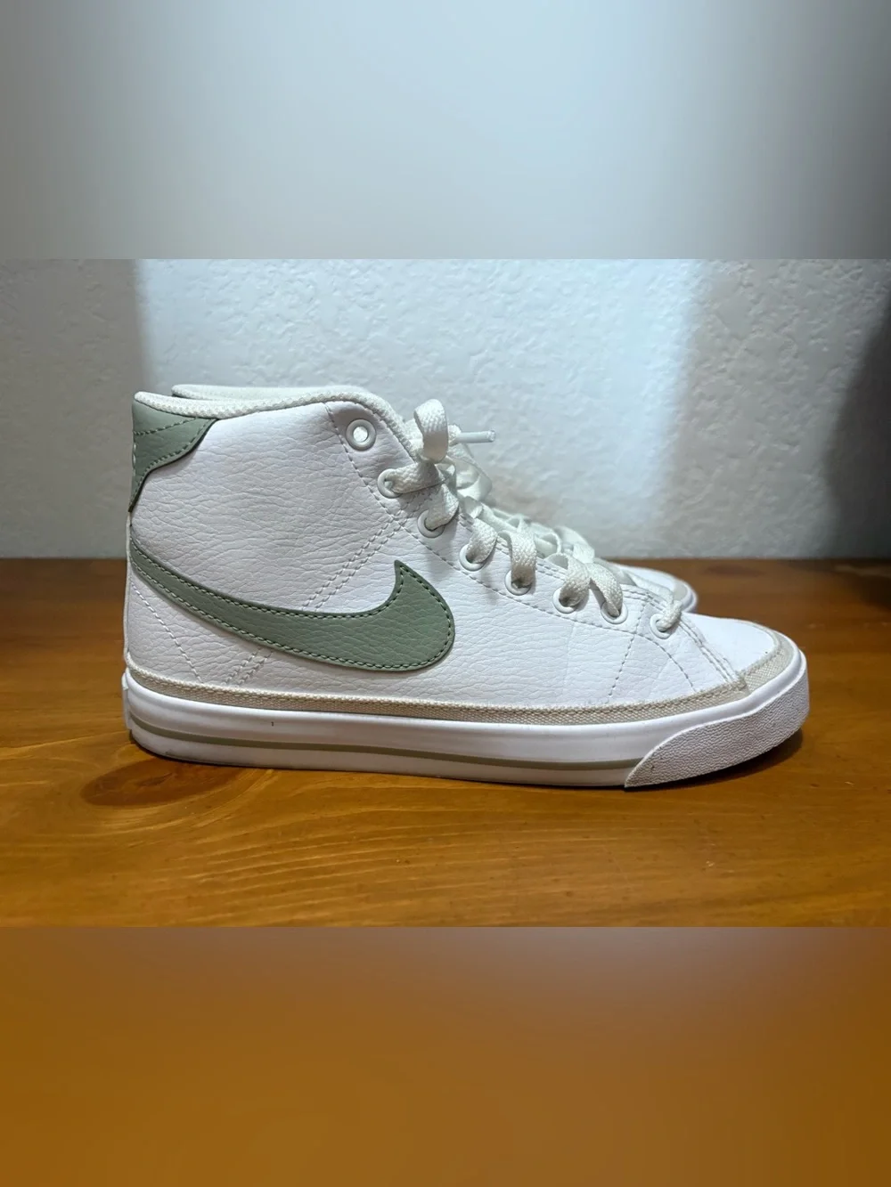 WOMEN'S NIKE COURT LEGACY MID NEXT NATURE SNEAKERS